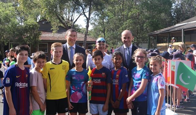 Thornleigh students bathed in colour for Gold Coast Games