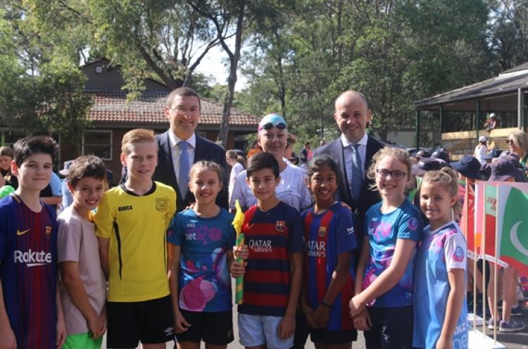 Thornleigh students bathed in colour for Gold Coast Games